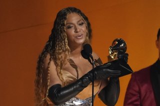 La chanteuse américaine est encore en lice pour d'autres catégories, mais elle en a déjà remporté quatre dimanche: pour son album "Renaissance", sorti l'été dernier, et certaines de ses chansons.
